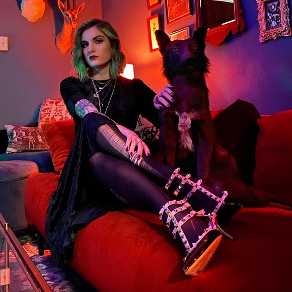 Meet Your Posher - Picture 2 of 2